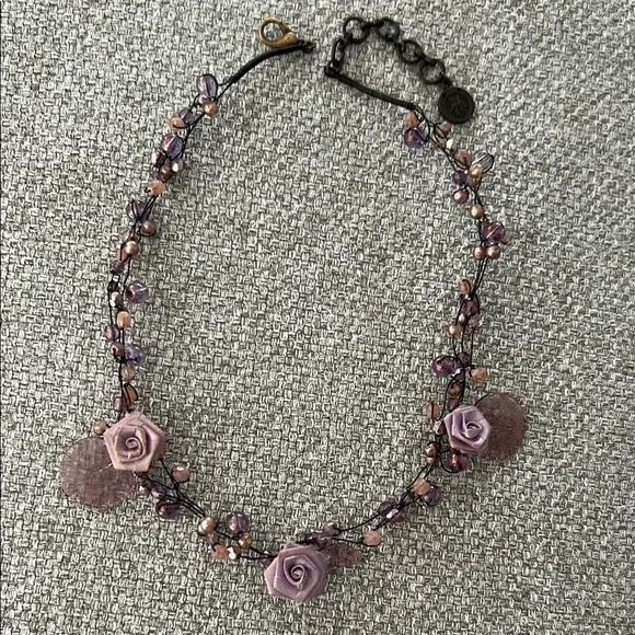 Beautiful Parisian Necklace - Picture 3 of 5